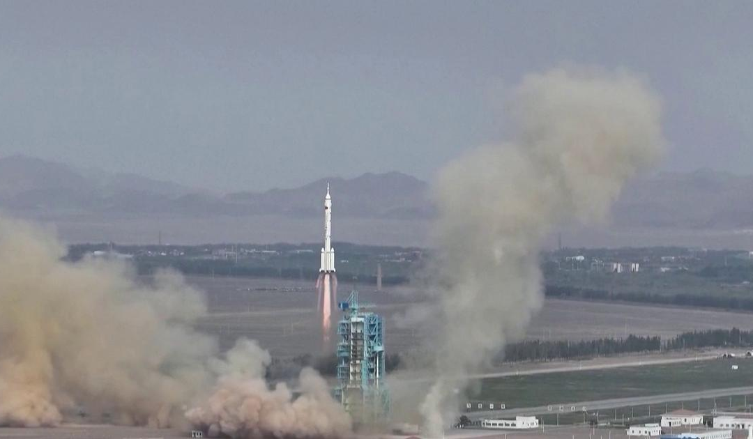 Partita la missione Shenzhou-16 verso la stazione spaziale cinese, a bordo il primo civile
