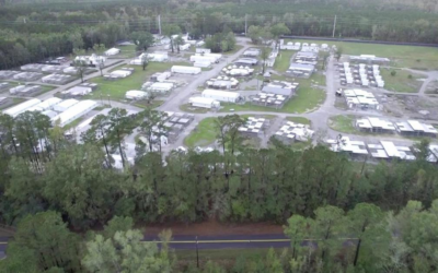 Gli edifici bianchi nel nulla, il laboratorio da cui sono fuggite 43 scimmie visto dal drone: video