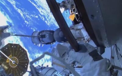 Prima ‘passeggiata spaziale’ per Suni Williams, l’astronauta bloccata in orbita da sette mesi