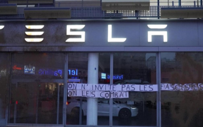Blitz ecologista alla sede di Tesla contro l’invito di Musk al summit IA