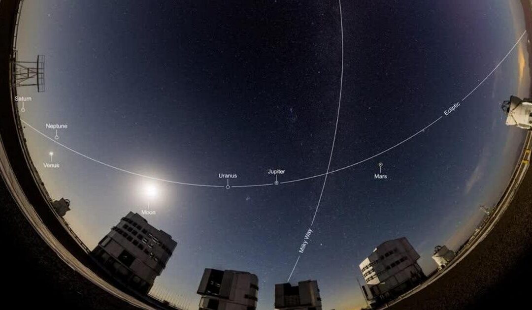 Lo spettacolo dell’allineamento dei pianeti visto dall’Osservatorio astronomico in Cile