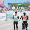 L'incredibile gara di corsa tra uomo e robot in Cina, a Pechino la mezza maratona di robot umanoidi