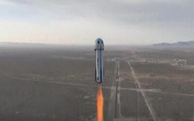 Blue Origin porta Katy Perry nello spazio: il momento del lancio della navicella New Shepard