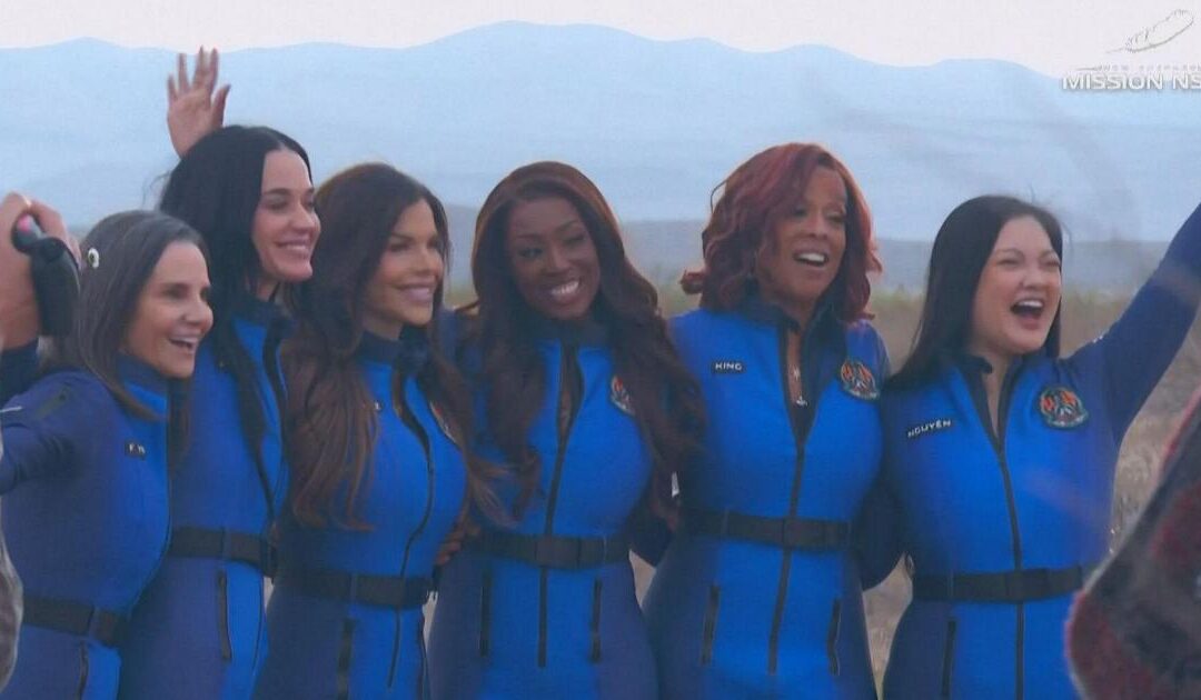 Blue Origin, missione compiuta: per 11 minuti Lady Bezos e 5 vip portano il glamour nello spazio