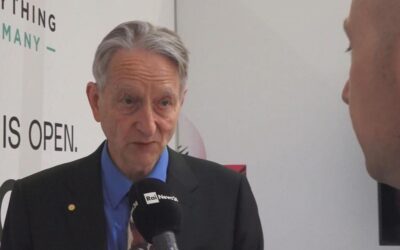 Il Nobel e padrino dell’AI: “Sviluppi meravigliosi ma reale pericolo che prenda il controllo”