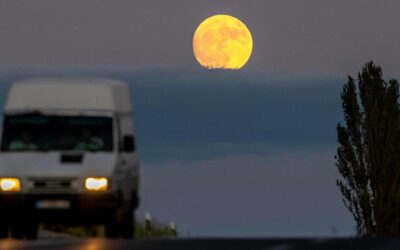 Lo spettacolo della Luna del cervo, il primo plenilunio dell’estate astronomica