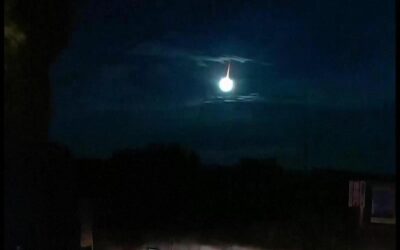 Giappone, la meteora esplode nell’atmosfera e illumina il cielo notturno di Kagoshima