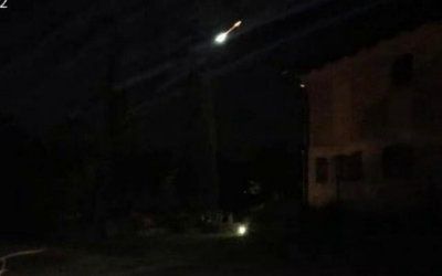 La palla di fuoco solca il firmamento: una scia di luce ha illuminato i cieli di Umbria e Toscana