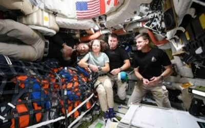 Artemis II, astronauti pronti al rientro sulla Terra: Glover spiega l’ammaraggio “morbido”