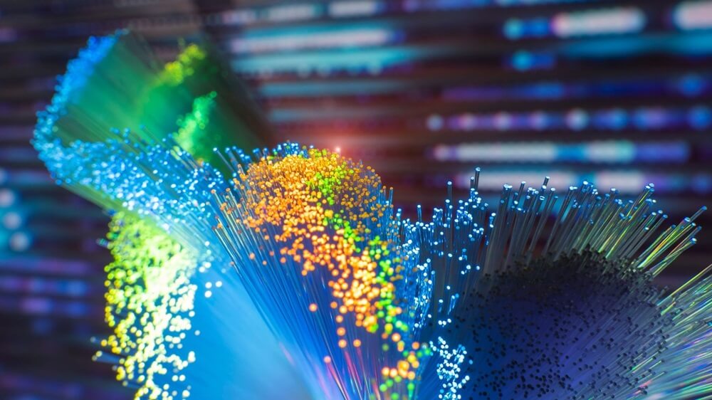 fibra-banda-ultralarga-ultrabroadband-connettivita-internet-digitale.jpg Banda ultralarga, il Piemonte accelera: fibra in tutti i comuni entro il 2025